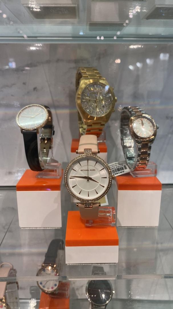 AUTHENTIC Michael Kors Leather Watch MK7171 Luxury Watches on