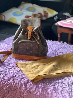 Louis Vuitton mini backpack vernis leather. New - Depop
