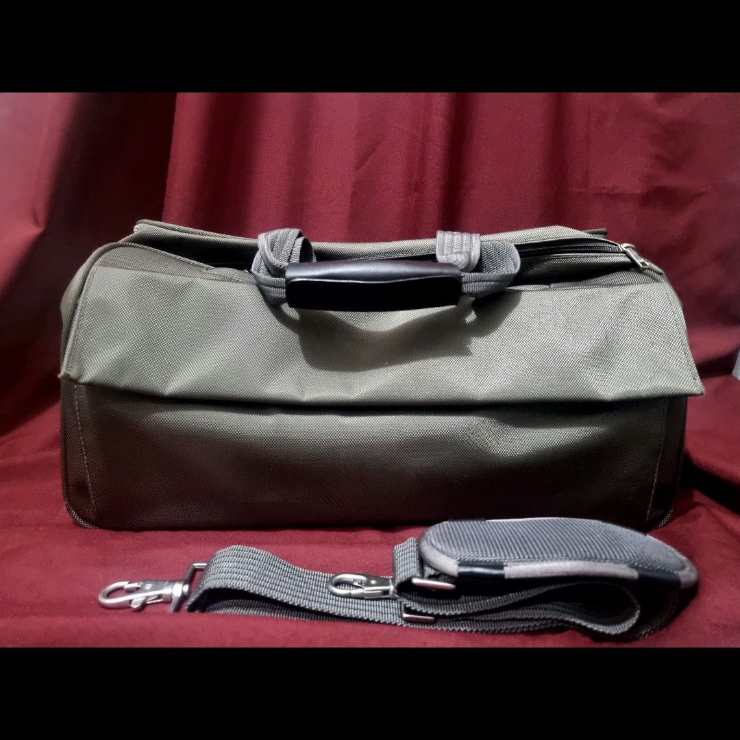 Banana republic duffle bag best sale