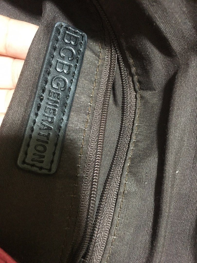 bcbg chain sling (Category: Luxury Bags & Wallets) located in Apalit. Submitted by needtoletgo87 (Listing ID 1218301377, Image 3). Description: o.