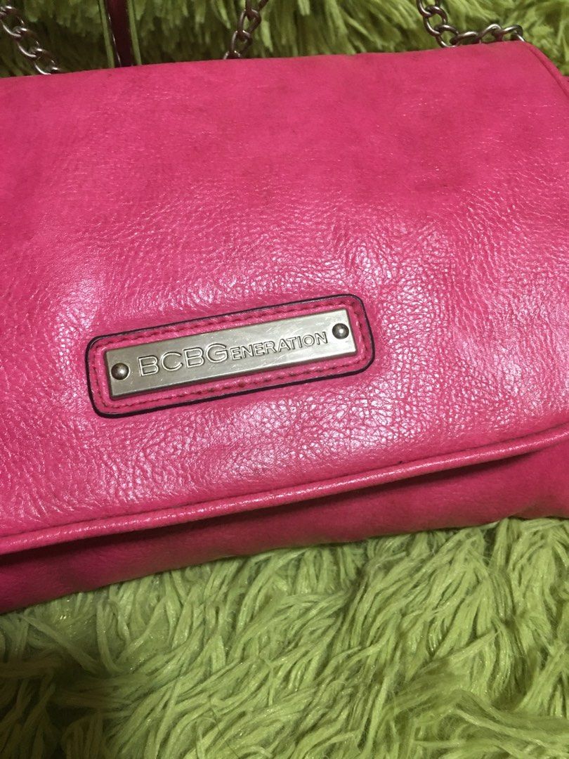 bcbg chain sling (Category: Luxury Bags & Wallets) located in Apalit. Submitted by needtoletgo87 (Listing ID 1218301377, Image 2). Description: o.