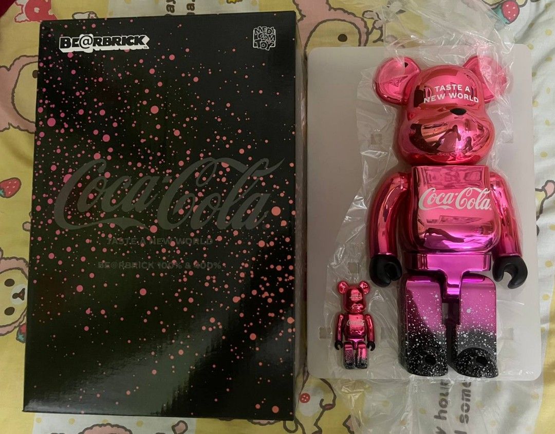 Bearbrick coca cola creations 星空100% 400%, 興趣及遊戲, 玩具