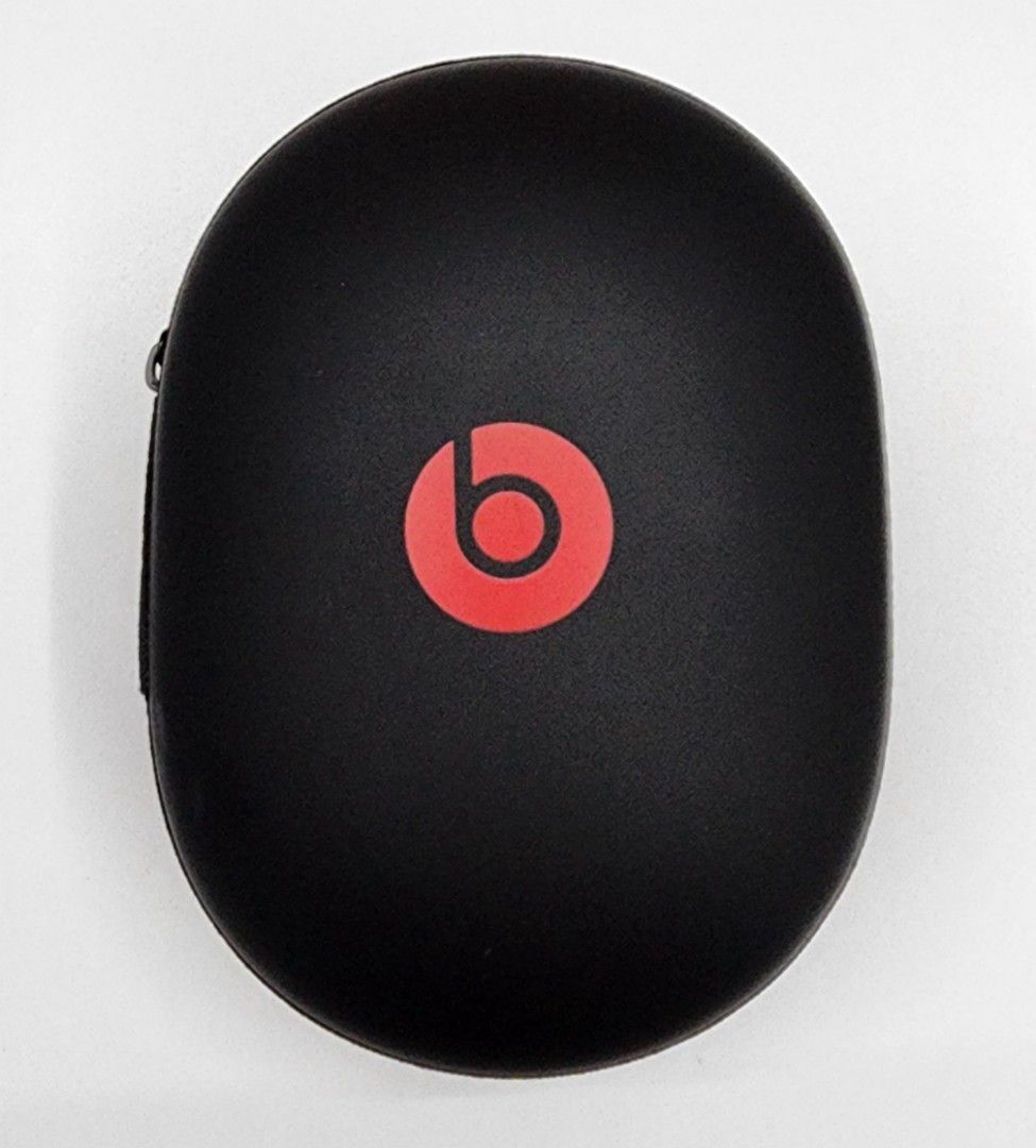 Beats Studio 3 Headphone Case (Category: Headphones & Headsets) located in Pasay City. Submitted by golfclubtraderph (Listing ID 1218199505, Image 1). Description: •For Sale • Beats Studio 3 Headphone Case - New - Authentic • Mode of payment - BDO / BPI / Metrobank - GCash • 1,850 Pesos • Shipping - metro manila via lalamove / grab express - provincial via LBC • Pick up - Pasay Area.