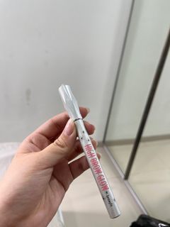 Benefit high brow highlighter pencil