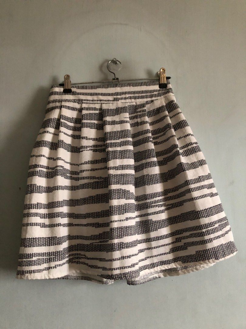 Black and White Stripes Skirt (Category: Skirts) located in Makati City. Submitted by histripes (Listing ID 1218302174, Image 1). Description: Cute!!!! Cute silhouette when worn! Not my style lang pala 😢 Thrifted! No tag! But will fit a medium. 📱[MOP] Gcash, BPI, BDO, Metrobank! 📦 [MOD] SF shouldered by buyer, can ship anywhere! Msg me for any questions! Can provide actual dimensions and more photos upon request. .