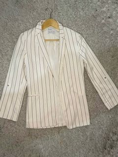 Blazer putih stripes bershka