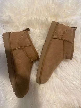 (Category: ) located in . Submitted by kikiscloset (Listing ID 1218214764, Image 1). Description: .