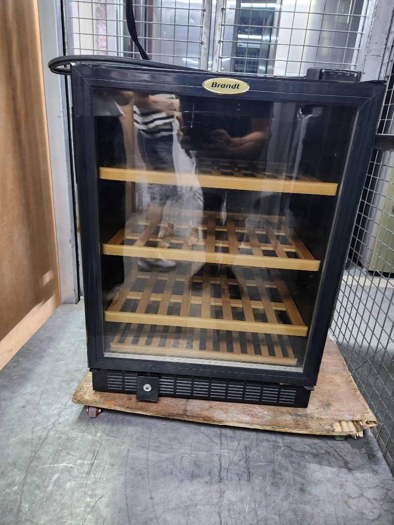 BRANDT Wine Chiller 50 Bottles CAV50B, TV & Home Appliances, Kitchen