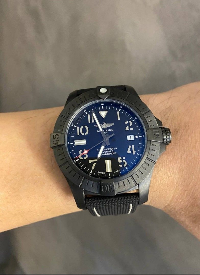 Breitling avenger seawolf 3000m titanium 45mm Full set Retail