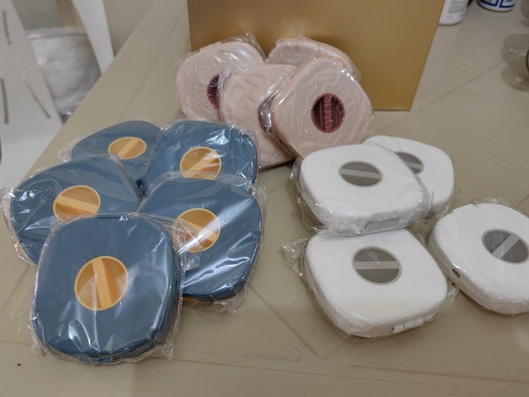 Cable Organizers Take All (13pcs) (Category: Chargers & Cables) located in Pasig City. Submitted by m.eze (Listing ID 1218377289, Image 1). Description: RFS: Decluttering. Supposed Christmas gifts but arrived late. Brought for P25 each..