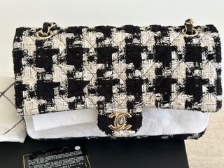 CHANEL, Bags, Chanel Classic Flap Bag