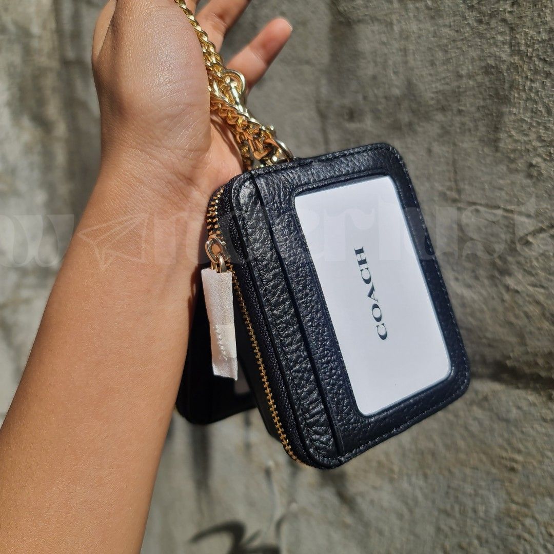 Coach zip card case (Category: Luxury Bags & Wallets) located in Las Pinas. Submitted by wanderlust.pinas (Listing ID 1218330343, Image 3). Description: ONHAND NOW 🇵🇭💯 GUARANTEED ORIGINAL 🙂 (No need to wait and ready to ship) ✔️💯 Guaranteed Original ✔️All items Brand New from US 💖 PM for more details 🖤.