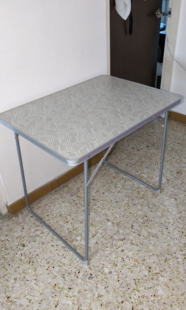 Decathlon folding table seats 2 4 for self pickup Furniture