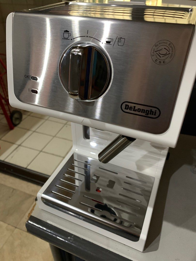 Delonghi pump espresso maker ECP 33.21, TV & Home Appliances, Kitchen