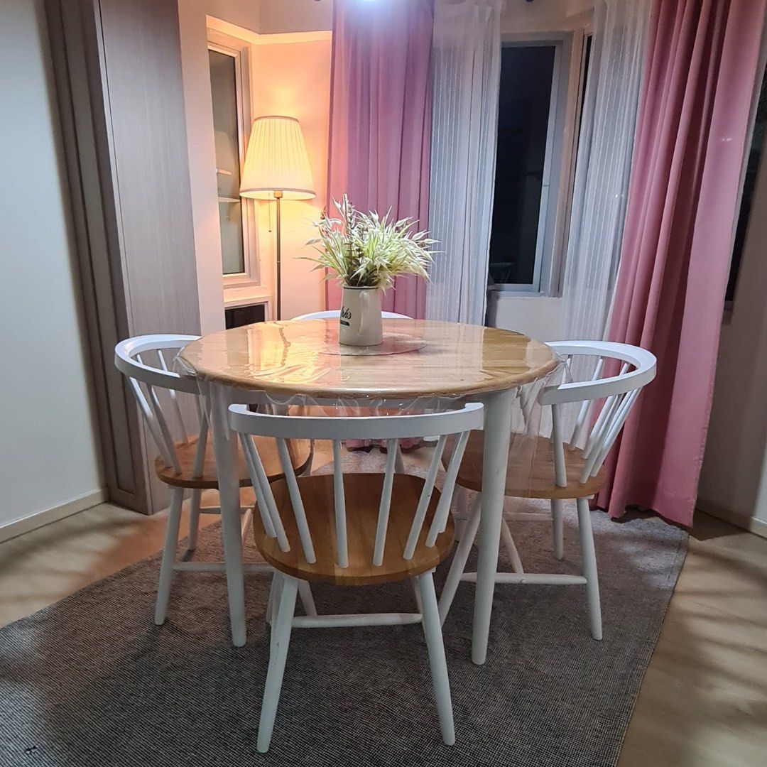 Dining Table (Category: Tables & Sets) located in Singapore. Submitted by wayhey (Listing ID 1218271400, Image 1). Description: Full set — 1 dining table + 4 chairs. Bought at $890. Condition: 9/10.