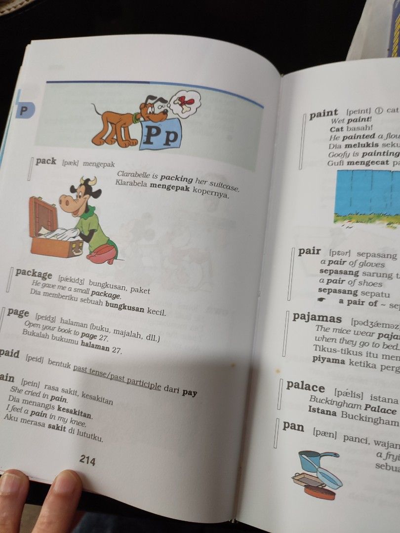 Disney English Indonesian Dictionary, Buku & Alat Tulis, Buku Anak