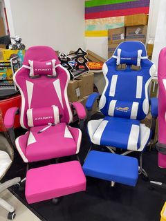 Gaming Chair with foot rest
