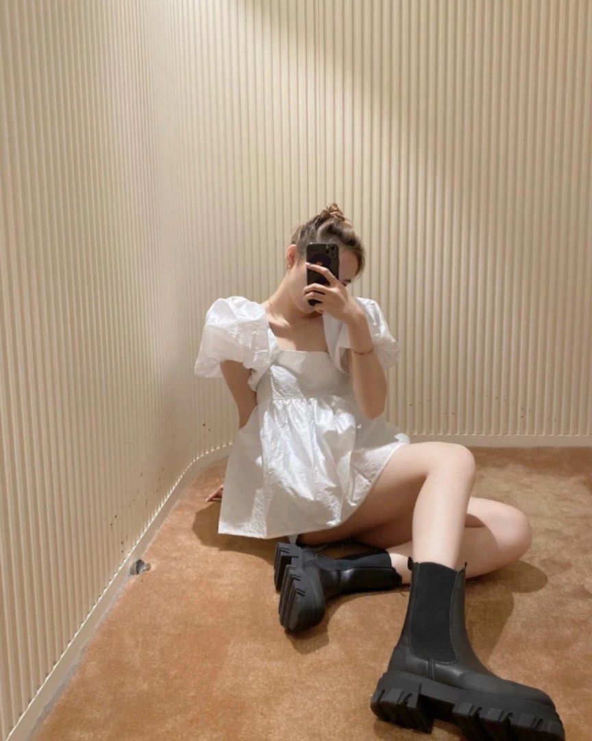 GANNI Mid Chelsea Boots