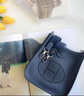 （分類：）位於 。 由 dior3413 提交（商品編號 1218301702，圖片 1）。簡介： 。