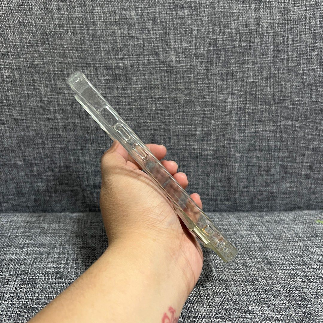 Iphone 13 Pro Case (Category: Cases & Sleeves) located in Quezon City. Submitted by gmmrfls (Listing ID 1218334112, Image 2). Description: RFS: Decluttering.