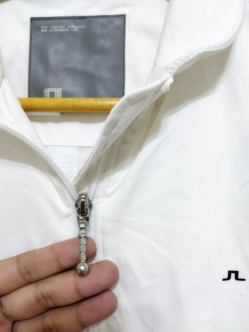 J.LINDEBERG GOLF VEST, Men's Fashion, Tops & Sets, Vests on Carousell