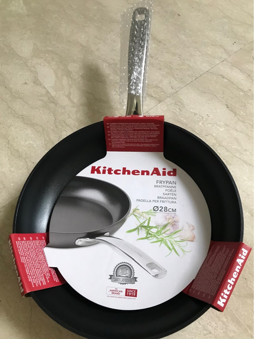 KitchenAid frypan, Furniture & Home Living, & Tableware, Cookware & Accessories on Carousell