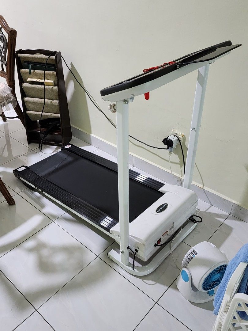 Lightly used Treadmill NEW Version KEMILNG K500 3.0HP Treadmill Running Exercise Machine