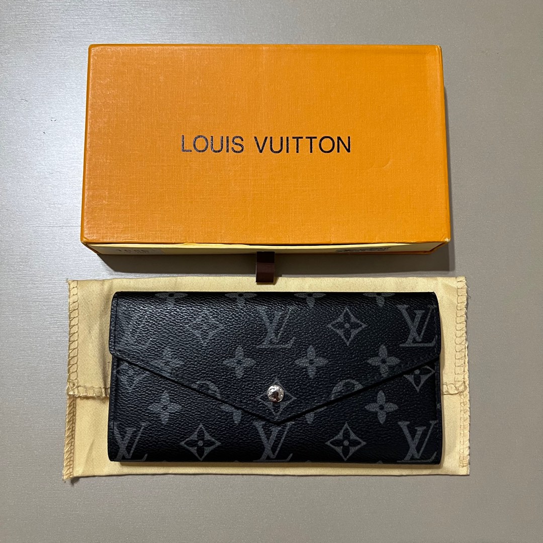 Louis Vuitton Micro Wallet, Women's Fashion, Bags & Wallets, Wallets & Card  Holders on Carousell