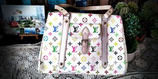 (Category: ) located in . Submitted by branded_bundle.selected.item (Listing ID 1218307983, Image 1). Description: .