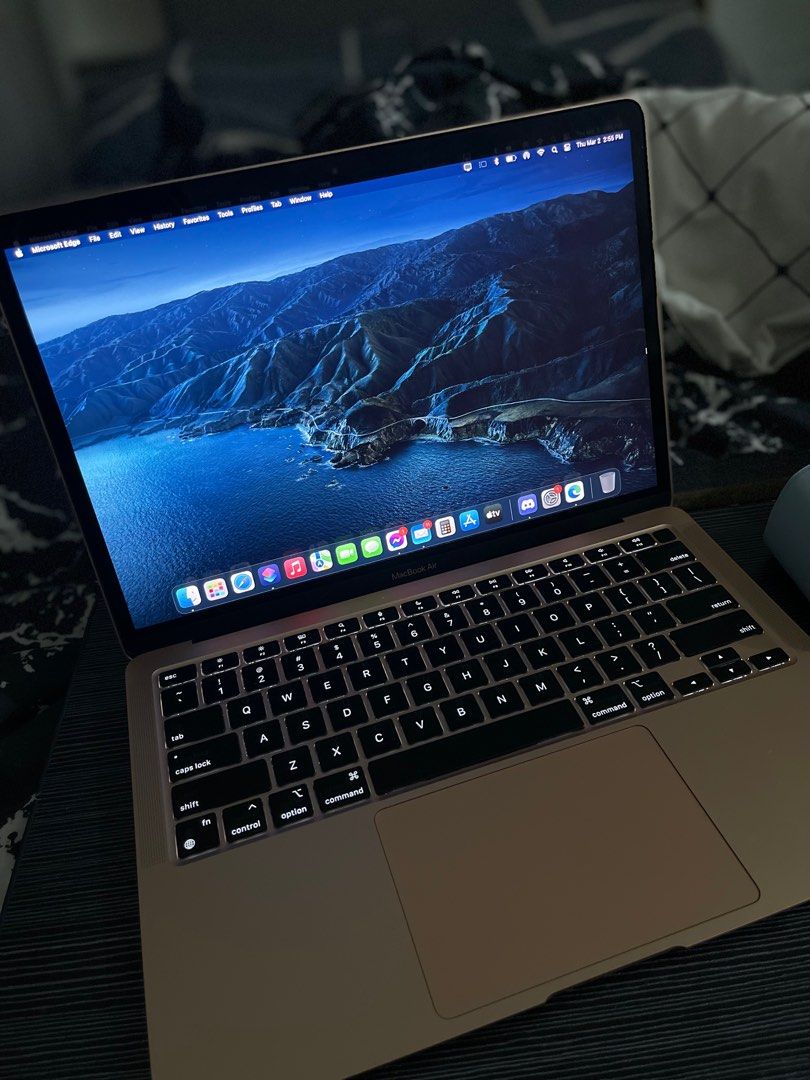 1 month old Macbook Air M1 inclusion BOXPAPER BAGRECEIPT