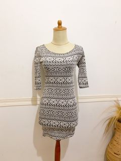 New look bodyfit dress slimfit pattern lengan panjang