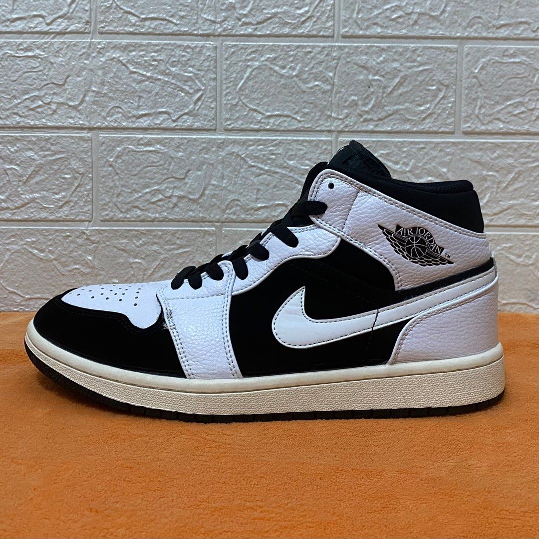 Nike Air Jordan 1 Mid Black White Tuxedo Fesyen Pria Sepatu
