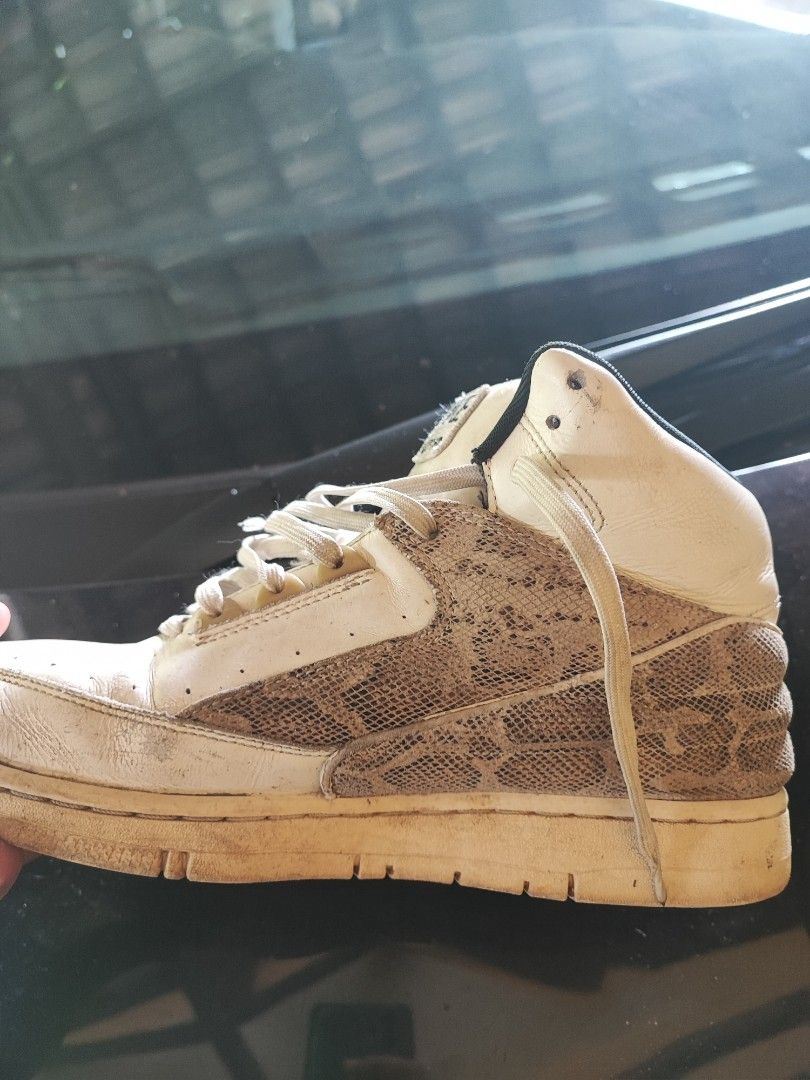 Nike air store python gold