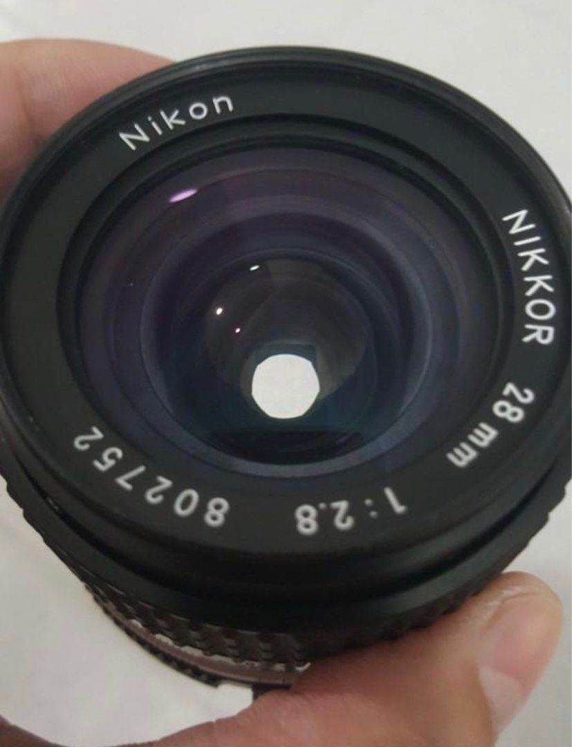 Thypoch Eureka 28mm f/2.8 Monture X Argent | L'objectif Grand Angle Équivalent à 42mm