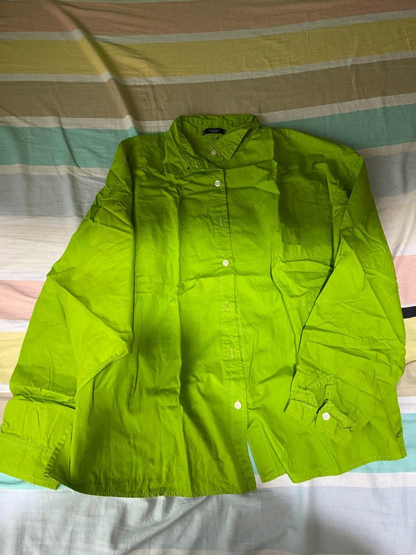 Outliers green oversized longsleeves (Category: Longsleeves) located in Quezon City. Submitted by kar.archives (Listing ID 1218272904, Image 2). Description: Please swipe for the size guide and when worn photos MOP: maya, gcash, tonik, or unionbank MOD: ggx or same day delivery .