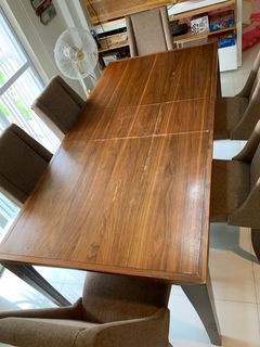 Pre-loved 6-seater wooden expandable Dining Table & Chairs SET