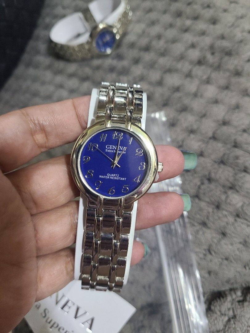 Quartz extra superior water resistant watch