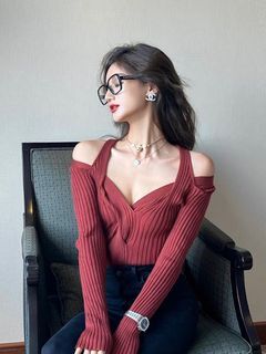 Red knit long sleeve