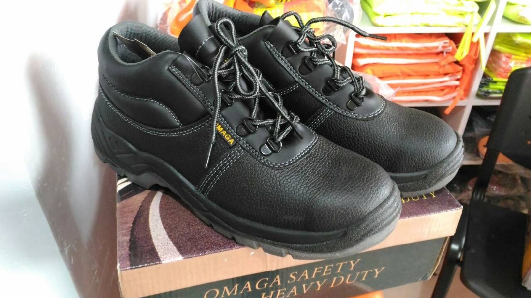SAFETY SHOES OMAGA on Carousell