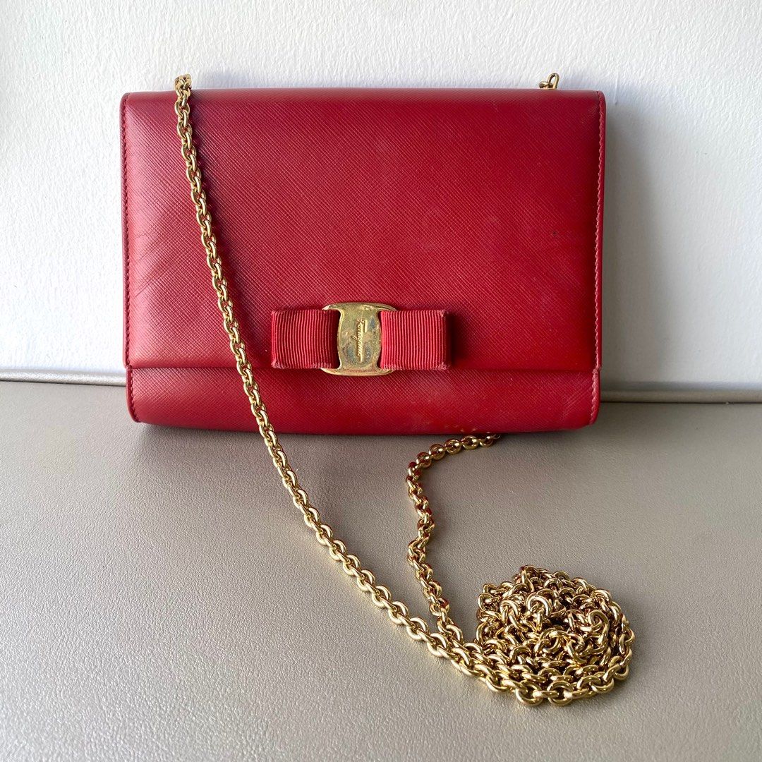 Salvatore ferragamo clearance chain bag