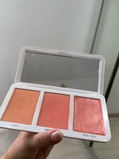 Sculpt and glow blush palette