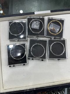 （分類：）位於 。 由 klwatch1997 提交（商品編號 1218241885，圖片 1）。簡介： 。