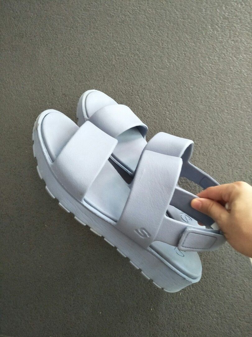 Skechers cali store gear breezy feels
