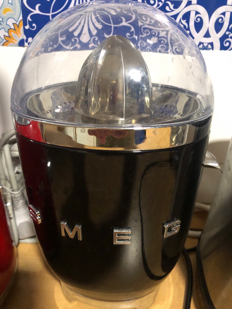 SMEG citrus juicer used only once. Almost nee, TV & Home Appliances