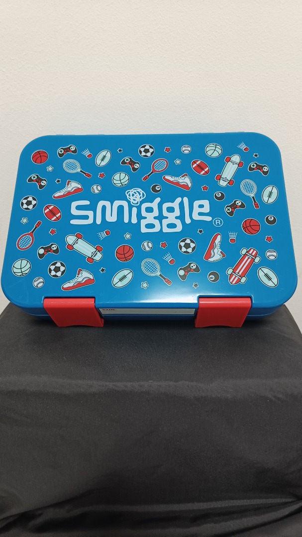 Smiggle Snack/Lunch Box, Babies & Kids, Nursing & Feeding, Weaning & Toddler Feeding on Carousell