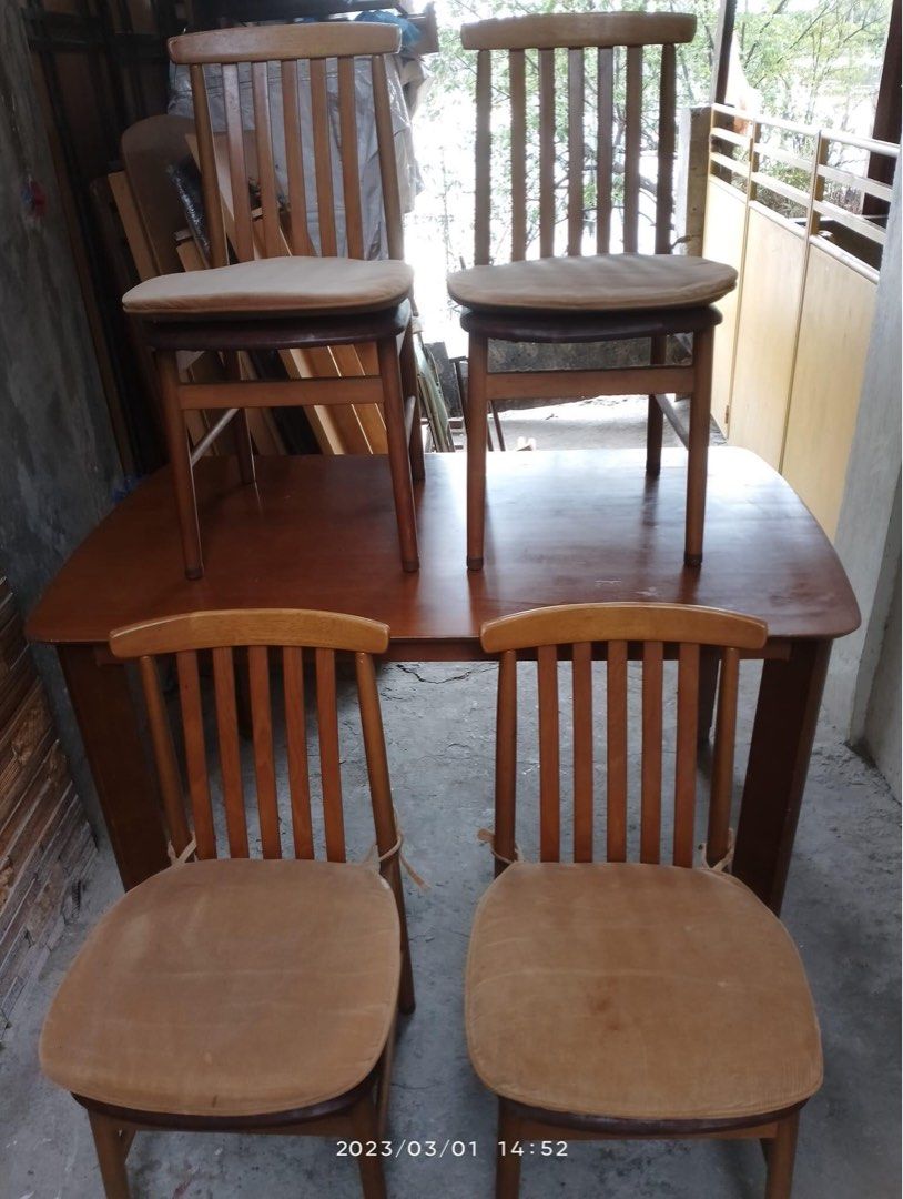 solid wood 4to 6 seater dinning table and chairs japan made, Furniture