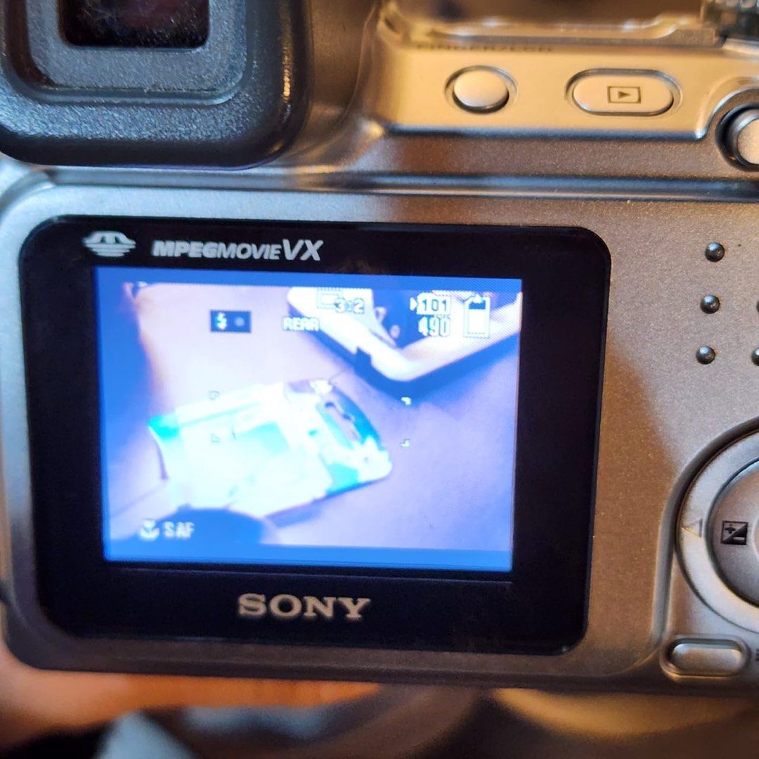 sony cyber shot dsch2, Photography, Cameras on Carousell