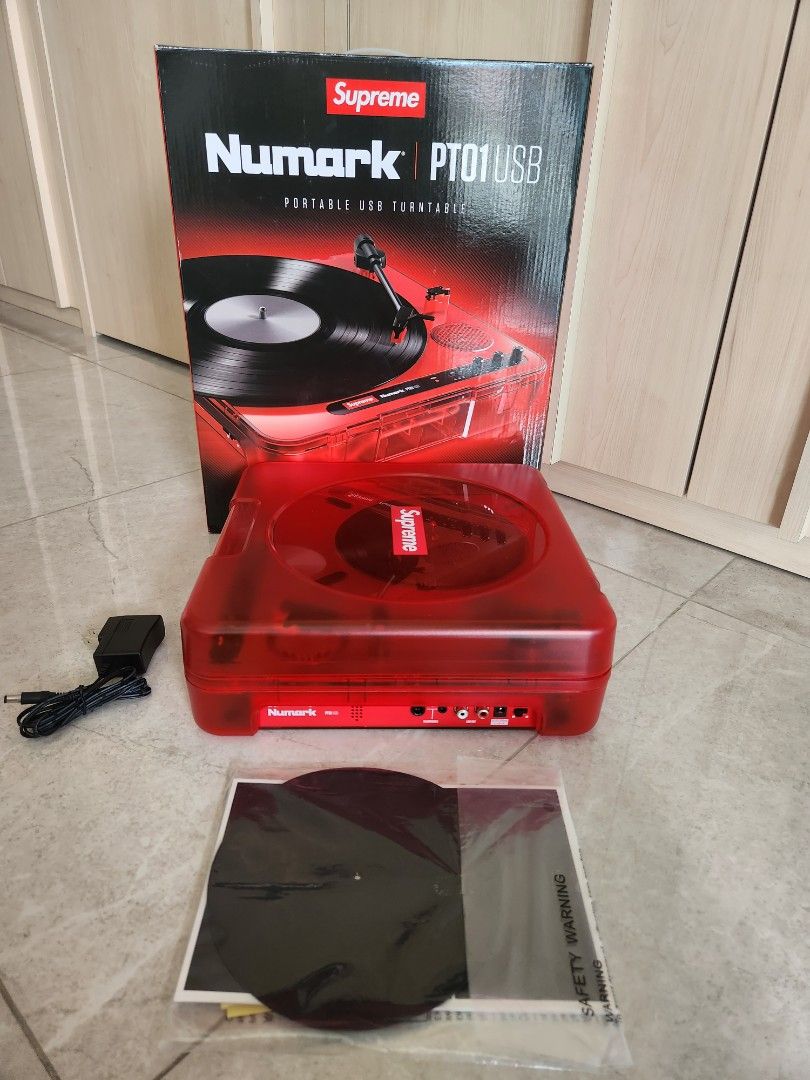 supreme Numark® PT01 Portable Turntable