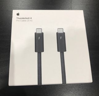 Thunderbolt 4 Pro Cable (3m) brand new