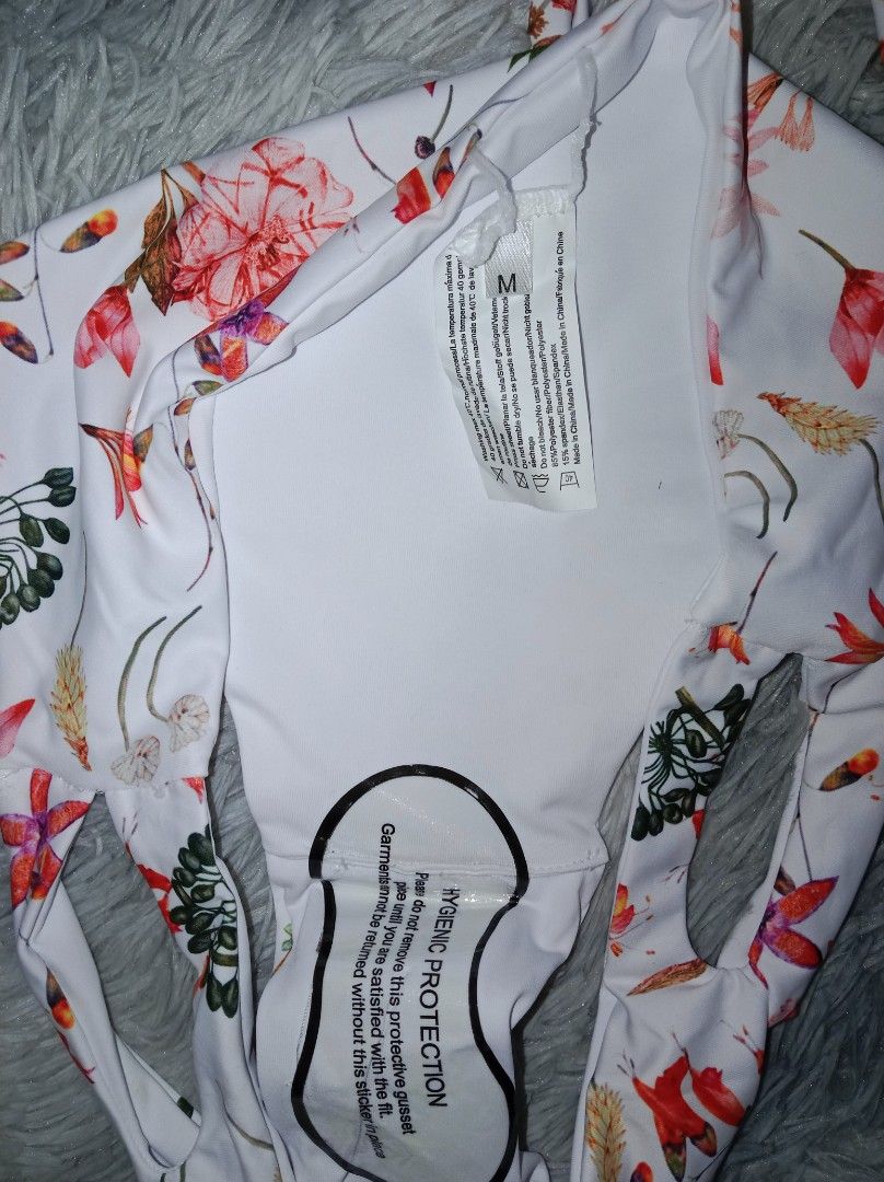 Two piece Swimsuit (pink floral) (Category: Bikinis & Swimsuits) located in Santa Maria. Submitted by avvvs (Listing ID 1218254001, Image 2). Description: .